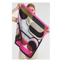 Composition : 100% silk . Dimensions : 70 x 70 cm. Fabrication : India. Womens Scarves, Composition, Wonder, India, Silk, Pink, Fabric