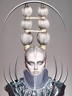 Wakanda Queen, Artistic Hairstyles, Metallic Makeup, Extreme Fashion