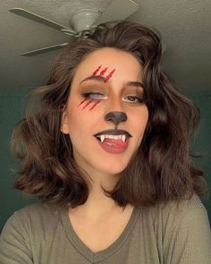 Simple Halloween Looks Make Up, She Wolf Costume Makeup, Wolf Makeup Women Easy, Easy Wolf Makeup, Big Bad Wolf Costume Women, Horror Makeup Easy, Big Bad Wolf Makeup, Halloween Face Makeup Easy, Cute Halloween Makeup Looks Easy