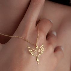 Hand Jewelry Rings, Phoenix Jewelry, Phoenix Necklace, Korean Clothes, Pretty Jewelry Necklaces, Princess Jewelry, Fire Bird, Magical Jewelry, Jewelry Accessories Ideas