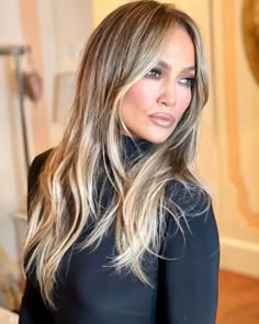 Heavy Weave Highlights Blondes, Trending Long Haircuts For Women 2023, Jennifer Lopez Blonde Hair, Lainey Wilson Hair, J Lo Hair, Ciara Blonde Hair, Expensive Blonde Hair, Long Hairstyles For Thick Hair, Jlo Hair Colors