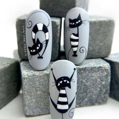 Gothic Nails Designs, Halloween Cat Nail, Halloween Cat Nails, Halloween Nails Simple, Nail Art Creative, Step By Step Nail Art, Nail Art Step By Step, Dog Nail Art, Halloween Nail Art Designs