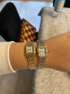 Accessories Old Money, Old Money Accessories, Cartier Panthere Watch, Panthere Watch, Gold Watch Vintage, Fashion Classy Outfits, Money Accessories, Vintage Cartier Watch, Vestidos Sport