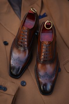 Crafted with premium full grain leather, the MenStyleWith Formal Oxford Shoes add a touch of elegance and sophistication to any outfit. The leather lining and insole provide utmost comfort while the solid rubber sole ensures durability. Each pair is meticulously hand painted and handcrafted with Italian design, making it a must-have for any style-savvy man. MenStyleWith Formal Oxford Leather Shoes Premium Full Grain Leather Shoes Fully Grain Leather Lined with Full Leather Insole Solid Rubber So Luxury Leather Oxfords With Snip Toe, Luxury Leather Snip Toe Oxfords, Italian Leather Oxfords With Plain Toe, Italian Crafted Bridle Leather Shoes With Almond Toe, Brown Round Toe Dress Shoes For Galas, Elegant Vegetable Tanned Leather Shoes With Round Toe, Leather Wingtip Monk Strap Shoes For Galas, Leather Monk Strap Wingtip Shoes For Galas, Brown Snip Toe Dress Shoes For Semi-formal Occasions