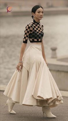 Fashion Week Outfit Ideas, Yoyo Cao, Big Skirt, Dreams Photo, Fashion Week 2023, Dorothy Dandridge, Big Skirts, Skirt For Women, Cooler Look