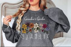 Grandma Sweat Shirts, Casual Crew Neck T-shirt With Birth Flower, Birth Flower Sweatshirt, Grandma Sweatshirts With Grandkids Names, Spring Birth Flower Crew Neck T-shirt, Gift From Grandkids, Flower Sweater, Grandma's Garden, Dog Custom