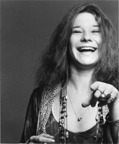 Janis Joplin - Growing up I didn't realize how infectious her smile was...  Few artists can make me so happy/hopeful & sad simultaneously. Janis Joplin Style, Sophie B Hawkins, Francesco Scavullo, Acid Rock, Joan Baez, Joe Cocker, Cory Monteith, Richard Avedon