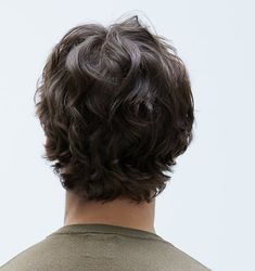 Aesthetic Haircuts Medium Men, Men Wavy Medium Hair, Men's Wavy Haircut, Men Wavy Short Hair, Long Hair Inspo Men, Mens Textured Haircut Medium, Short Wavy Hair For Men, Surfer Cut For Men, Medium Haircut Men Wavy