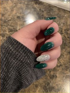 Glitter nails, St Patrick’s Day nails, green nails, sparkly nails Sparkly Acrylic Nails, Emerald Nails, Green Acrylic Nails, Dark Green Nails, Green Nail Art, Formal Nails, Green Nail Designs, Nagel Tips, Dark Nails