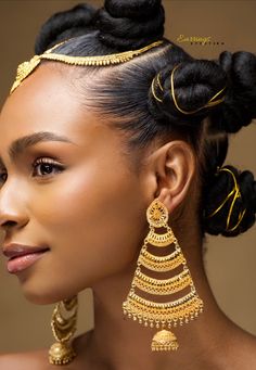 Gorgeous earrings sure to make you the center of attention.Choose from a round top,or oval top -Gold Plated -Tarnish Free -Lightweight L-4.5 W-2” MODEL PAIRED THESE WITH THE EMPRESS HEAD CHAIN Afro Jewelry, Ethiopian People, Dread Styles, Afrocentric Earrings, Lipstick For Dark Skin, Hair Projects, Portrait References, Bronze Hair, Braid Jewelry