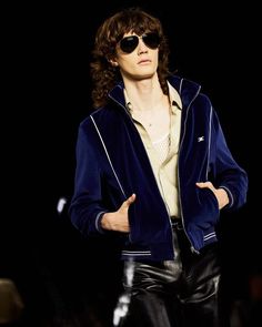 celine fashion menswear 1970s - Google Search Saint Laurent Outfit, Celine Fashion, Men Street Fashion, Hedi Slimane, Rock Chic, Saint Laurent Paris, Men Street, Gentleman Style, Leather Pants