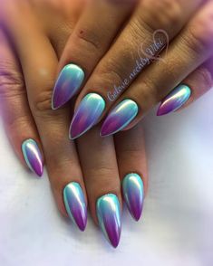 Aurorové pecky 😱😍😍😍 ombre z barev Aruba a Euphoria, zaleštěná Aurora Nehtomania 💜 www.nehtomania.cz 💜 #nails #nailsoftheday #nail… Aurora Nails, Blue Nail, Nail Swag, Gel Nail Designs, Fancy Nails, Nail Polishes, Chrome Nails, Best Acrylic Nails