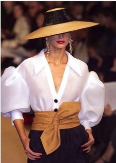 Yves Saint Laurent Couture, Dress Hats, Mode Vintage, Style Shirt, Mode Inspiration, Look Chic