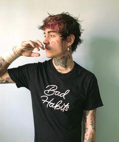 162.8 mil seguidores, 497 seguindo, 362 publicações - Veja as fotos e vídeos do Instagram de TOM TOLEDO (@atrasado) Boy Tattoos, Tumblr Boys, Emo Boys, Bad Habits, How To Draw Hair, Toledo, A Bad, Character Inspiration