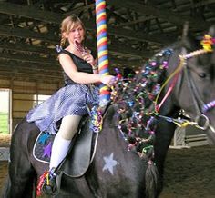 Simple Horse Costume Ideas | Horse Fancy Dress Ideas Diy Carousel Horse, Diy Carousel, Stall Decorations, Fair Costume