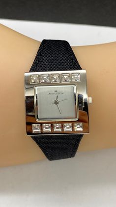 Beautiful Anne Klein Classic Ladies Quartz Watch Pre/owned condition with normal wear new battery installed and it works great wear in the band and measures fits 6" to 7.5" last hole by 1" width. Ladies Watch, Wrist Watches, Anne Klein, Quartz Watch, Womens Watches, Wrist Watch, Jewelry Watches, It Works, Band