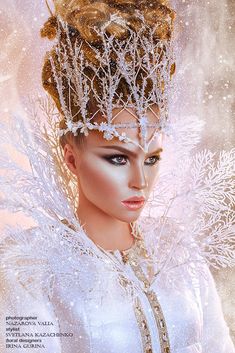 Make this real. Frozen twigs, crisp frosted petals, leaves, winter berries Ice Queen Outfit, Detail Couture, Queen Outfit, Fantasy Costumes