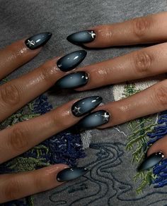 Black And White Aura, White Aura Nails, Aura Nail Designs, Ongles Goth, Aura Nail, White Aura, Aura Nails, Airbrush Nails