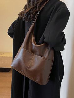 Fashion Purses Bags And Totes, Slouchy Brown Leather Bag, Vintage Hobo Bag, Outfit With Brown Bag, Brown Hobo Bag, Brown Tote Bag Outfit, Brown Bag Outfit, Academia Bag, Big Leather Bag