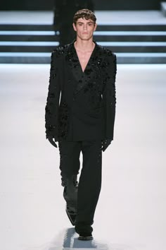 Black Formal Wear, Couture Menswear, Fall 2023 Menswear, 2023 Menswear Fashion Show, Disco Glam, Gender Fluid Fashion, High Fashion Runway, High Fashion Men, Classy Suits