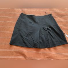 Nwt Skirt Size M Zara Flared Skirt For Workwear, Zara Pleated Flared Skirt, Zara Flowy Skirt For Work, Relaxed Lined Skort For Night Out, Zara Lined Skirt For Night Out, Zara Lined Flowy Pleated Skirt, Zara Pleated Skirted Bottoms, Zara Relaxed Pleated Lined Skirt, Zara Fitted Midi Pleated Skirt