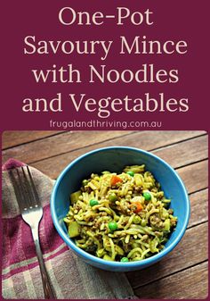 one pot savoury mince with noodles and vegetables in a blue bowl