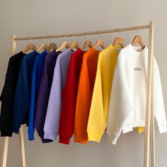 Turtleneck Top Outfit, Oversized Sweater Outfits, Body And Style, Thrift Aesthetic, Tshirt Printing Business, Selling Clothes Online, Hoodie Outfit Men, Sweatshirt Model, Oversized Sweater Outfit