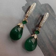 Earrings diamonds and emeralds Women Gold Chain, Emerald Drop Earrings, Necklace Women Gold, Emerald Earrings Drop, Earrings Emerald, Gold Chain Design, Mexican Jewelry, Ear Ring