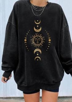 2022 Aesthetic, Estilo Hippie, M 16, Yellow Sun, Celestial Art, Moon Print, Sun And Moon, Mode Inspiration, Sweatshirt Designs