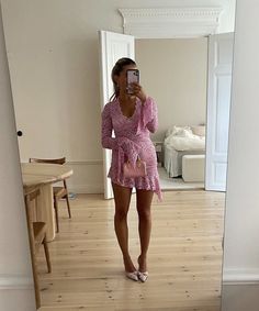 Nashville Outfits, Matilda Djerf, Flare Sleeves, Spring Looks, Fashion Fits, Basic Outfits, Just Girl Things, Long Weekend