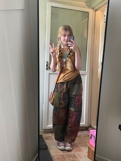 Hippie Fits, Look 80s, Look Grunge, Hippie Lifestyle, Estilo Hippy, Mode Hippie, Earthy Outfits, Estilo Hippie, Hippie Style Clothing