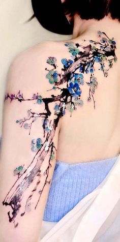 Most Beautiful Tree Tattoo Ideas For Women Cherry Blossom Tattoo Shoulder, Tato Naruto, Tatuaje Studio Ghibli, Tato Maori, Sakura Tattoo, Tato Minimal, Petit Tattoo, Back Of Neck Tattoo, 4 Tattoo