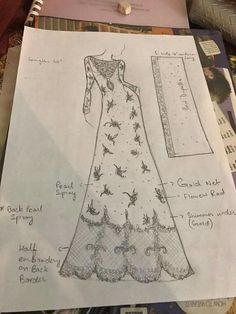 Kurti Illustration, Khakha Designs, Pakistani Bridal Couture, African American Quilts, Dress Sketch, Crewel Embroidery Patterns, Eastern Dresses, Wedding Dress Sketches, Fashion Drawing Sketches