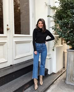 Ways To Style Mom Jeans, Style Mom Jeans, Mom Jeans Style, Looks Jeans, Jeans Outfit Winter, Look Jean, Print Boots, Mom Jeans Outfit, Outfit Jeans