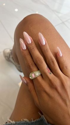 Proposal Nails Ideas Almond, Chrome Nails Nude Base, Nail Inspiration Summer 2024 Almond, Nude Chrome Nails Almond, Light Chrome Nails, Baby Pink Chrome Nails, Chrome Summer Nails, Summer Chrome Nails, Trendy Almond Nails