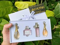 Dior Mini Perfume Set, Mini Perfumes Aesthetic, Mini Dior Perfume, Mini Perfume Aesthetic, Dior Perfume Set, Mini Perfume Collection, Mini Perfume Set, Dior Gift Set, Dior Gift