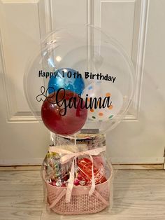 Personalized Balloon Centerpiece Balloon Gift Basket, Diy Sale, Personalized Gift Ideas, Happy 10th Birthday, Gift Ideas Diy, Personalized Balloons, Balloon Gift, Custom Balloons, Balloon Centerpieces