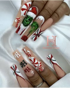 Christmas Nail Designs Acrylic, Xmas Nail Designs, Themed Nails, New Years Eve Nails, Cute Christmas Nails, Drip Nails, Christmas Gel Nails