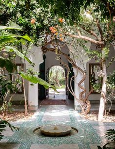 location Riad à la palmeraie Marrakech Riad Marrakech, Moroccan Aesthetic, Internal Courtyard, Internal Design, Fashion Magazines, Spanish House, Bedroom With Ensuite, Better Days, Better Day