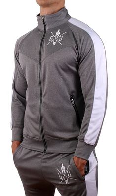 Fitness jacket from Gym Generation for leisure and workout Moisture-wicking Techwear Track Jacket For Gym, Technical Long Sleeve Gym Windbreaker, Functional Long Sleeve Tracksuit For Training, Sporty Moisture-wicking Tracksuit For Training, Sportswear Gym T-shirt Sweat Resistant, Workout Session