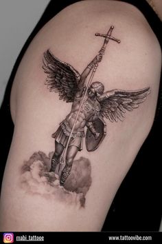 Are you looking for a realistic black and gray tattoo that’s going to find its place on your arm? This is a cool design that everyone will want to find out more about. Arm Angel Tattoo, Angel Tattoo Ideas, Angel Back Tattoo, Angle Tattoo, Archangel Tattoo, Heaven Tattoos, Small Angel, Jesus Tattoo, Angel Tattoo Designs