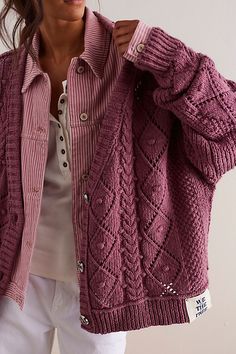 Granola Fashion Winter, Feminine Outfit Winter, Knitted Cardigan Outfit, How To Style A Cardigan, Free People Aesthetic, Hand Knit Cardigan, Neutral Sweaters, Wild Ginger, Handmade Knitwear