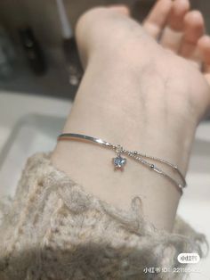 Aesthetic Jewelry Bracelets, Aesthetic Silver Bracelet, Silver Bracelets Aesthetic, Korean Accessories Jewelry, Classy Bracelets, Minimalist Accessories Jewellery