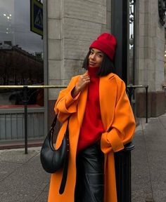 Mode Edgy, Fall Outfits Black Women, Outfits Black Women, Office Girl, Orange Coat, Stylish Fall Outfits, Orange Outfit, Streetwear Fashion Women, Sporty Chic