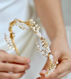 "Reatta" - Swarovski Opal and Freshwater Pearl Bridal Headband Gold Floral Headband, Floral Headband Wedding, Tiara For Bride, Gold Bridal Headband, Rose Gold Tiara, Headband Pearl, Headband Vintage, Headband Gold, Pearl Bridal Headband