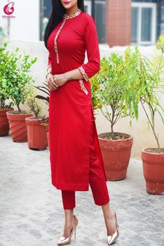 Red Silk Suits For Women Indian, Red Salwar Suit Simple, Red Suits For Women Indian, Pocket Kurti Design, Red Suit Design, Plain Kurti Designs, Plain Kurti