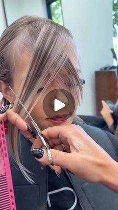 Cut Own Hair, Face Framing Hair, Easy Hair Cuts, How To Cut Your Own Hair, How To Cut Bangs, Braided Prom Hair, Face Frame, Hoco Hair Ideas Down, Hair Indian