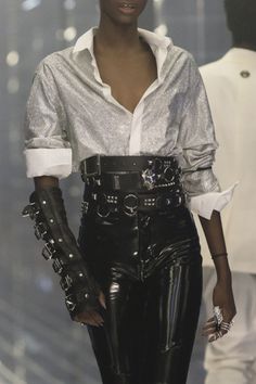 Mode Harajuku, Mode Editorials, Black Leather Pants, Mode Inspo, Philipp Plein, Fantasy Clothing, Fantasy Fashion, Character Outfits