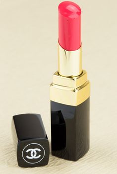 Chanel Rouge Coco Shine Boheme - Pretty color & very moisturizing Chanel Coco Flash Swatches, Chanel Rouge Coco Flash, Chanel Boheme Lipstick, Chanel Rouge Coco Mademoiselle Lipstick, Chanel Rouge Coco Shine, Chanel Rouge Allure L'extrait