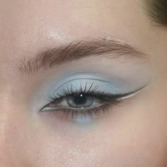 Unique Eye Makeup, Abh Soft Glam, Blue Eyeshadow Looks, Make Up Tutorials, Eye Makeup Ideas, Eye Makeup Pictures, Smink Inspiration, Beauty Make-up, Beautiful Eye Makeup